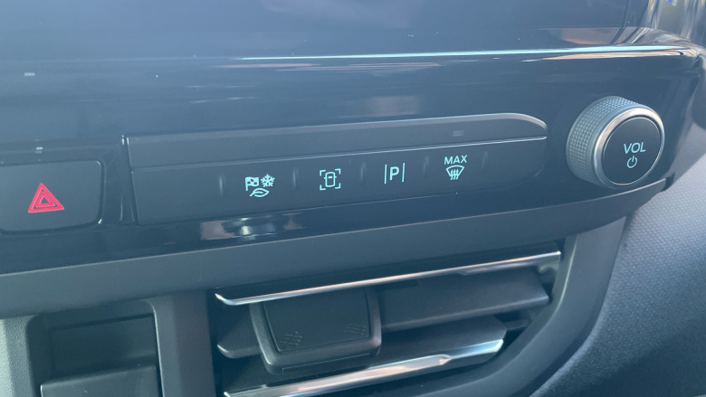 Ford Tourneo Custom 320 L1 Diesel Fwd 2.0 EcoBlue 136ps H1 Titanium 8 seater Auto